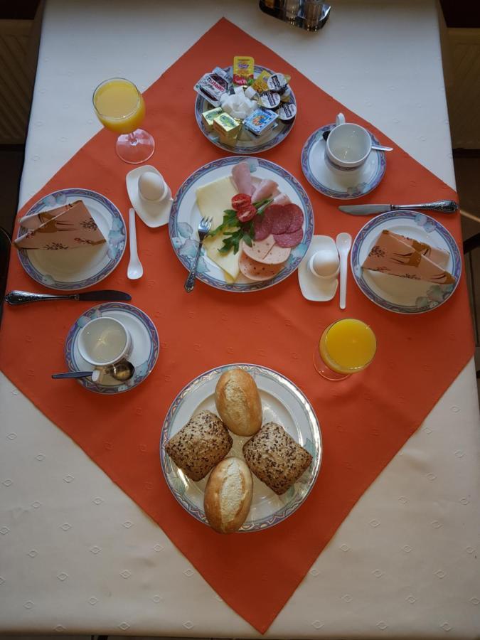 Hotel Garni Huttenhof Kall Екстериор снимка