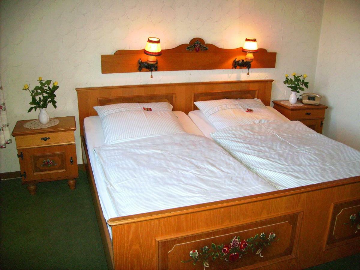 Hotel Garni Huttenhof Kall Екстериор снимка